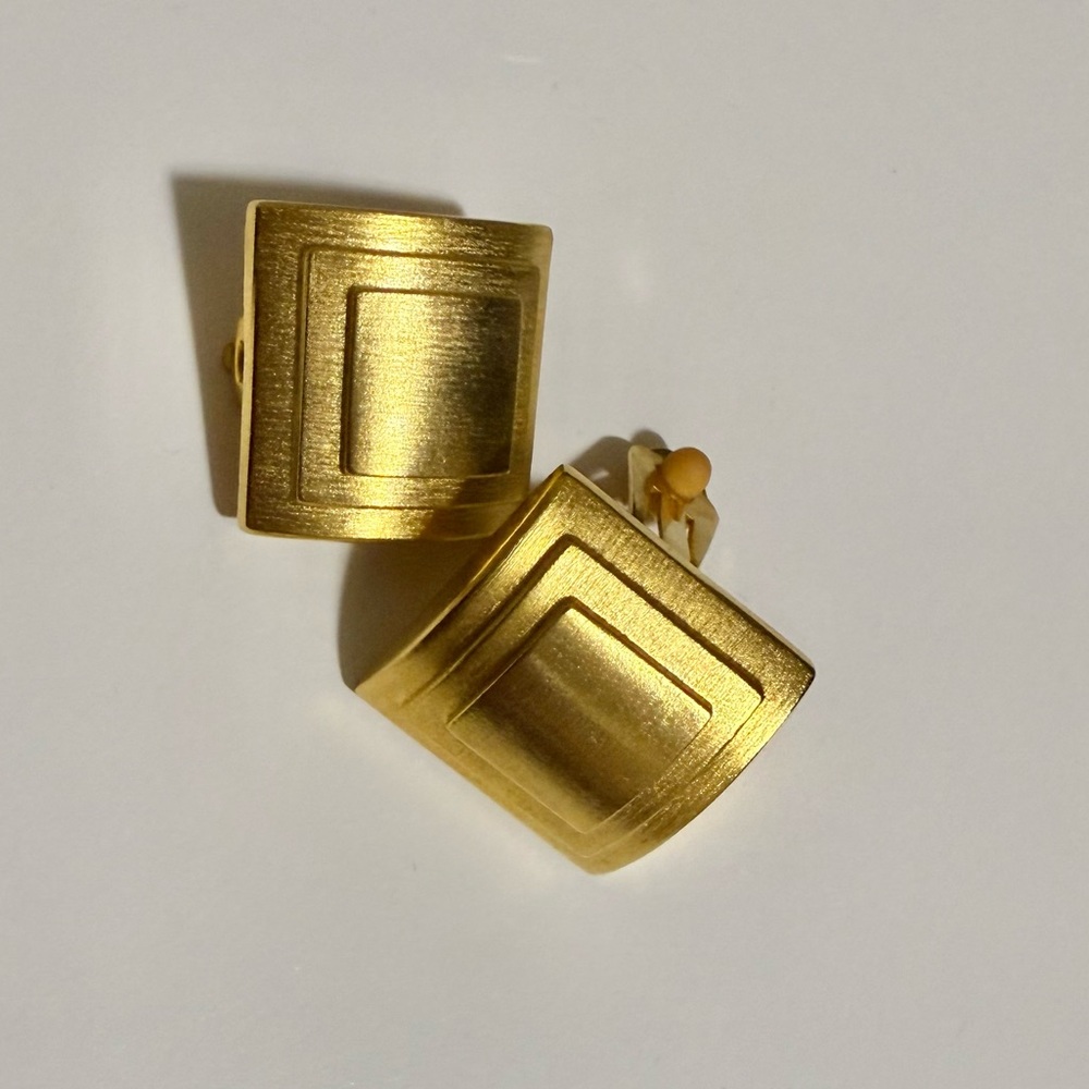 Vintage Helena Rubinstein Metal Clip-on Earrings
